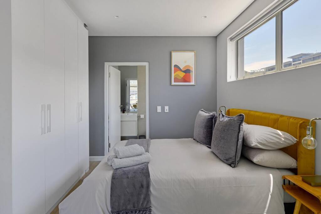 Skylar - The Sentinel Apartment Cape Town